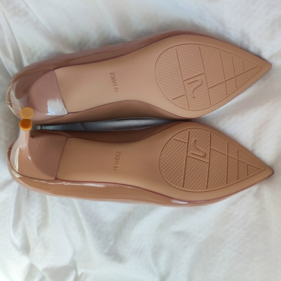 NWOT Muyindu Pointed Toe Heels - Picture 2 of 5